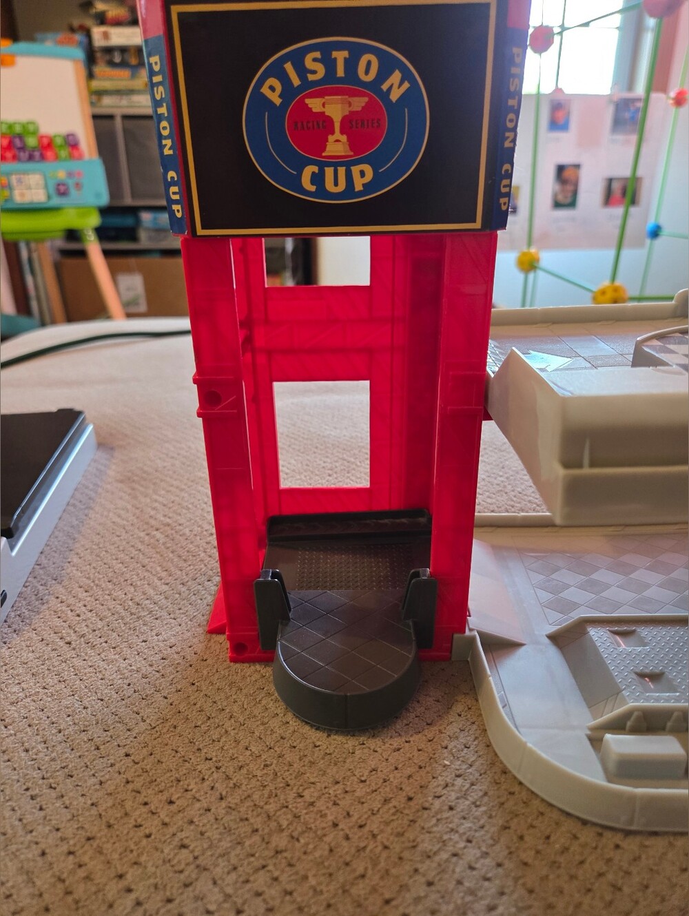2016 Disney Pixar Cars Piston Cup Racing Garage for Lightning McQueen & Friends - Picture 10 of 16